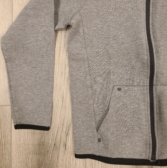 GapFit Kids Sweater - Picture 2 of 7